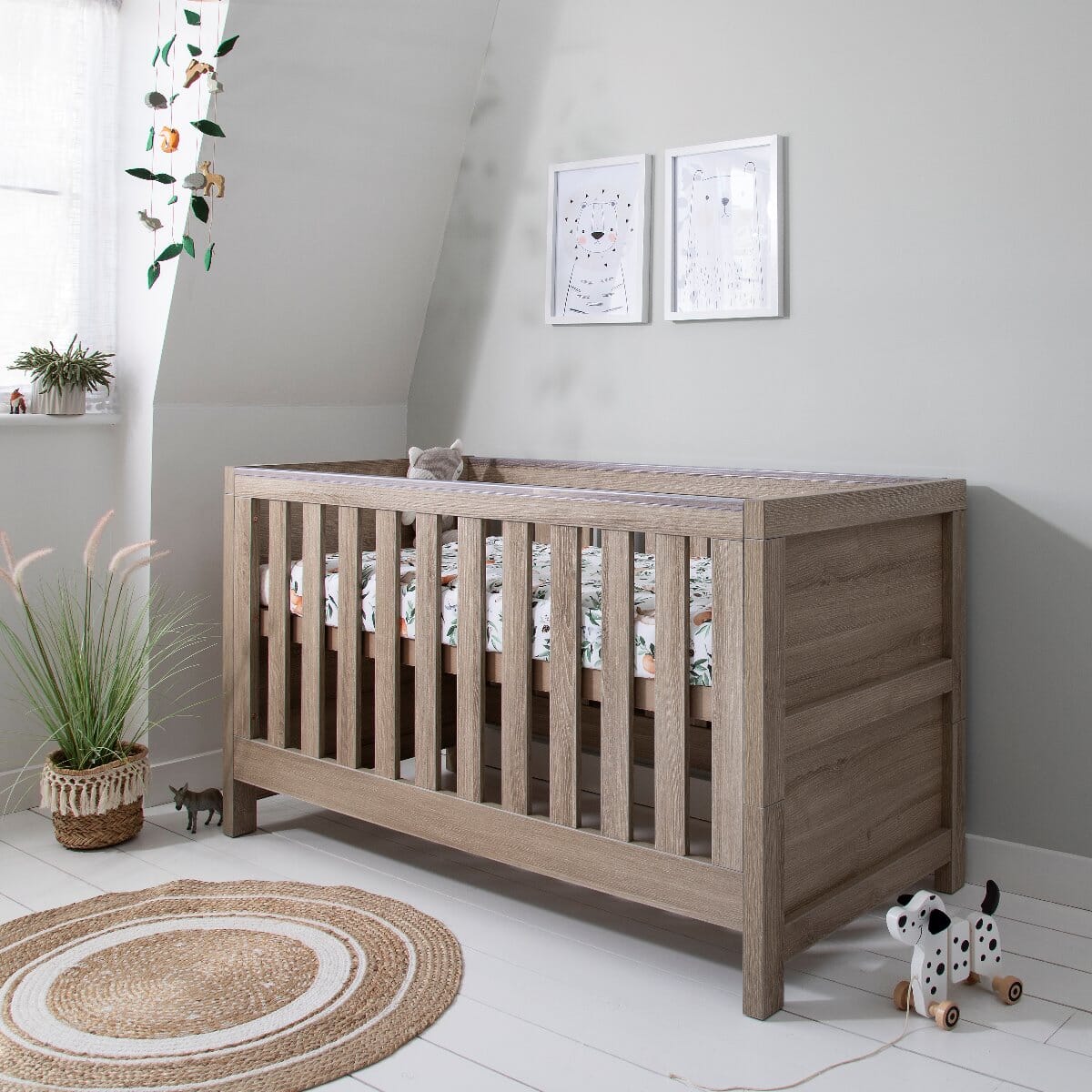 Converts into a Junior and Sofa Bed Tutti Bambini Modena Nursery Cot Bed Oak 