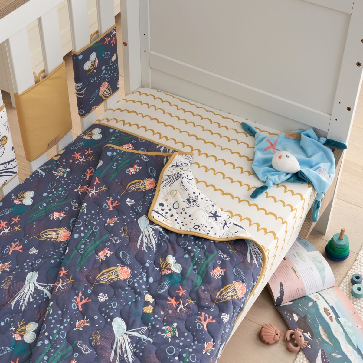 Colourful cot outlet bedding