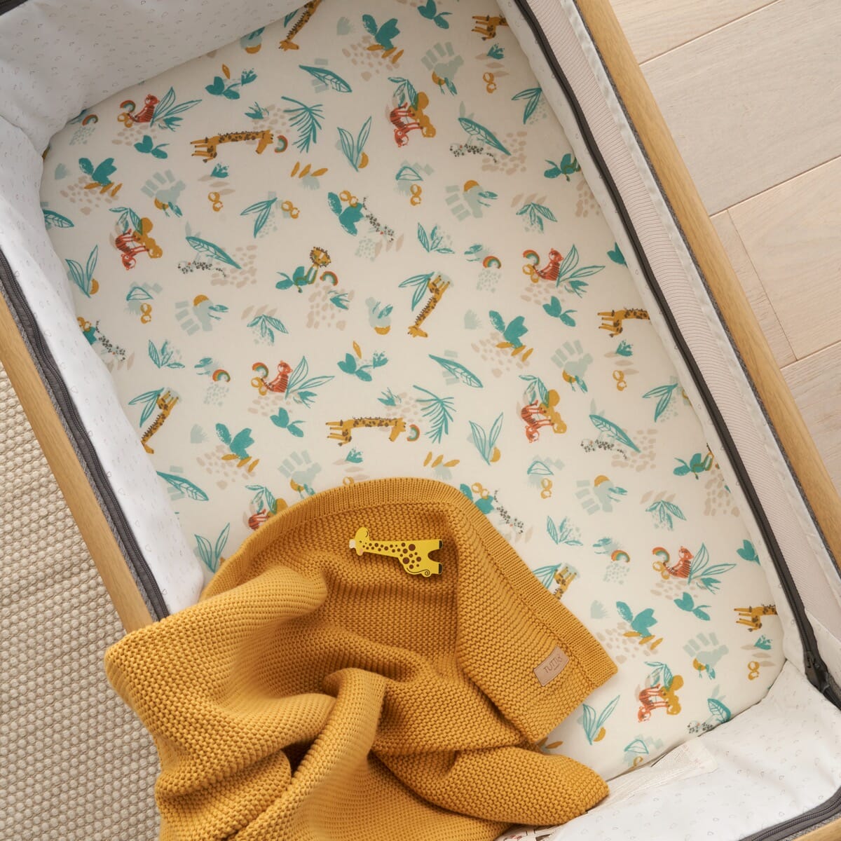 Sheets for tutti bambini cozee crib hot sale