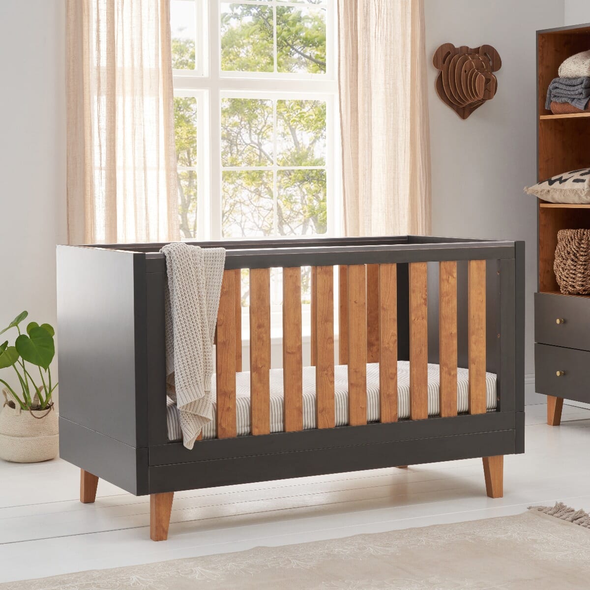 Tutti bambini lucas clearance cot bed oak