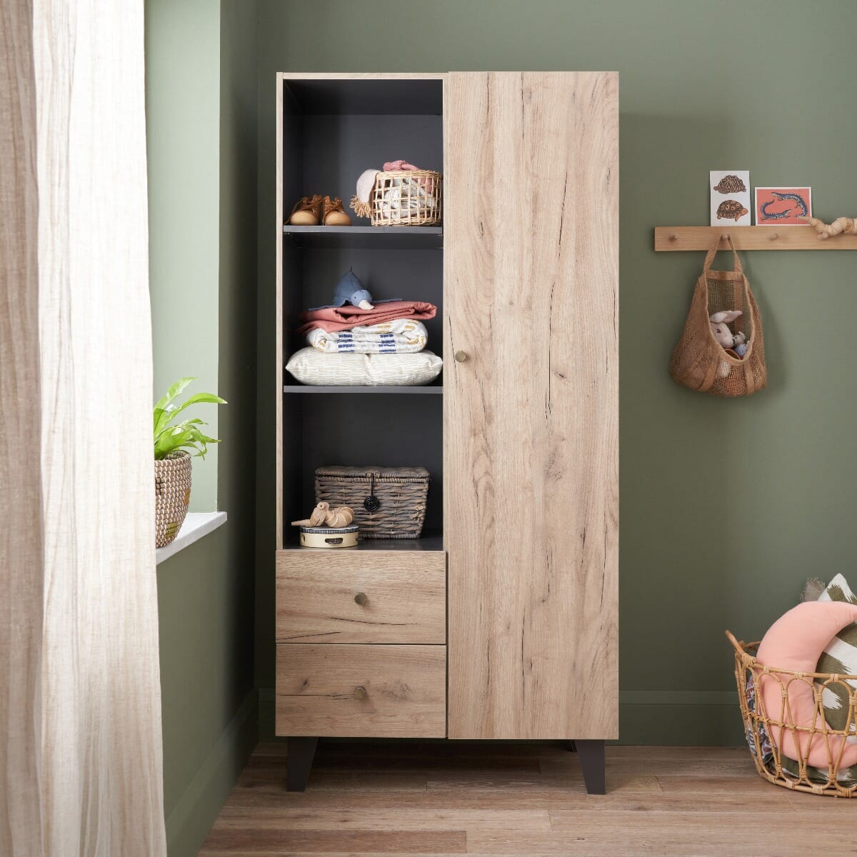 Como 2 door hot sale wardrobe