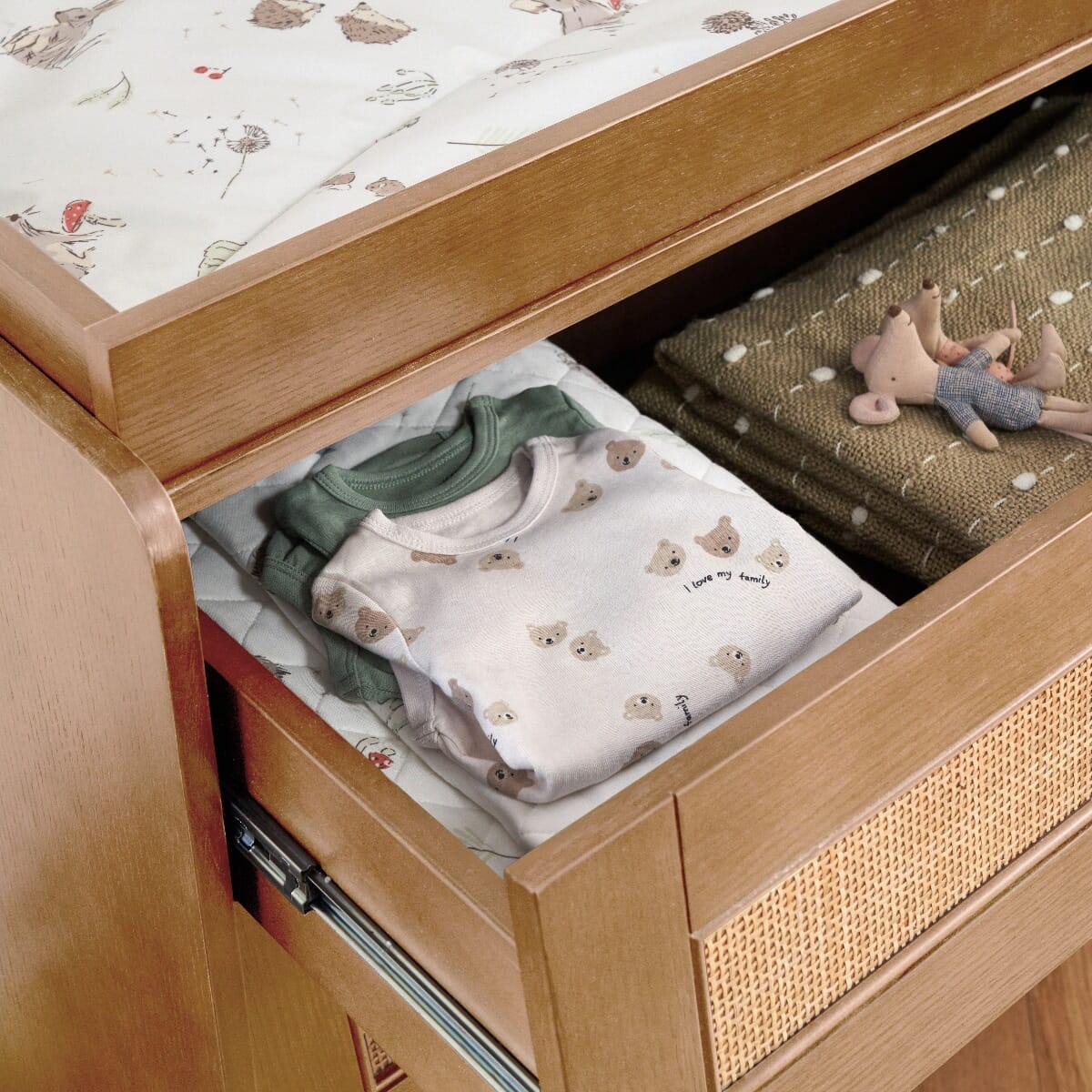 Tutti bambini lucas changing unit discount