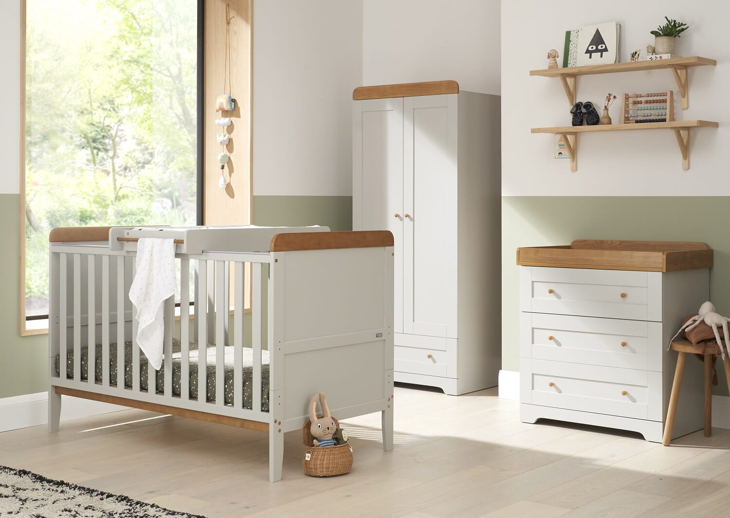 Tutti bambini lucas 3 piece nursery furniture outlet set